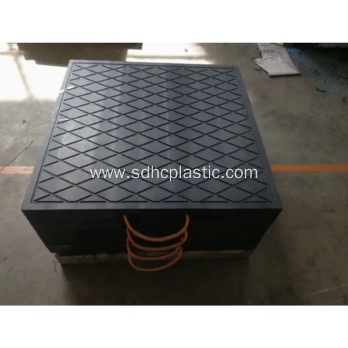 Outrigger pads for boom truck